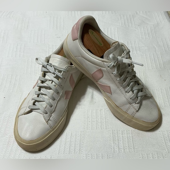 Veja Campo Leather Sneakers for Women, size 9 - Picture 1 of 13